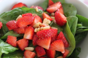 Spinaziesalade-met-aardbeien
