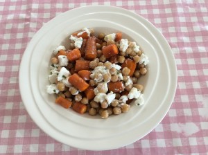 Geroosterde wortels-kikkererwten-geitenkaas