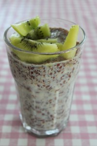 Overnight-lijnzaadpudding-kiwi