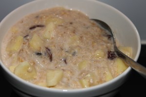 Apple-pie-oats-lovetocookhealthy