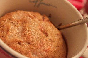 Mugcake-aardbeien-lovetocookhealthy