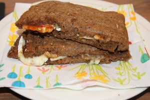 Tosti brie walnoot honing-lovetocookhealthy