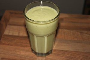 Avocadosmoothie-lovetocookhealthy (2)