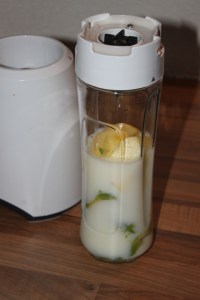 Avocadosmoothie-lovetocookhealthy