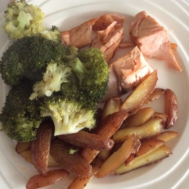 aardappels-broccolli-en-zalm-lovetocookhealthy