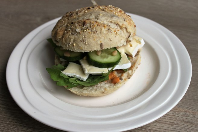 broodje-met-brie-lovetocookhealthy
