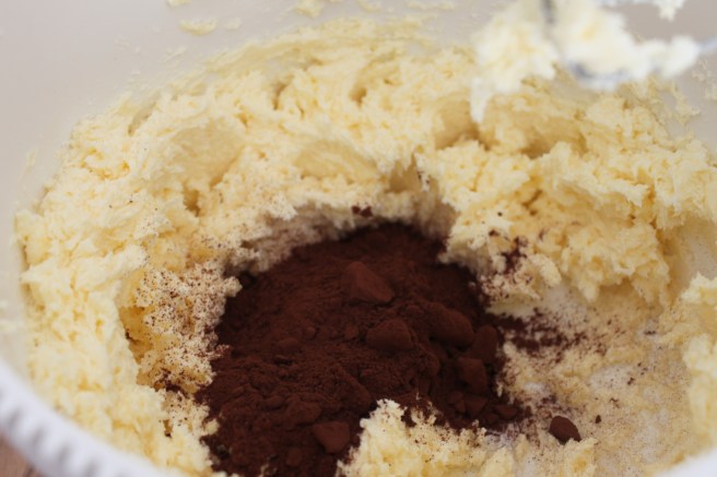 chewy-chocolate-cookies-lovetocookhealthy