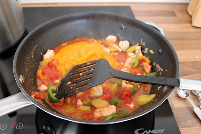 chili-met-pompoen-en-kip-love-to-cook-healthy-2