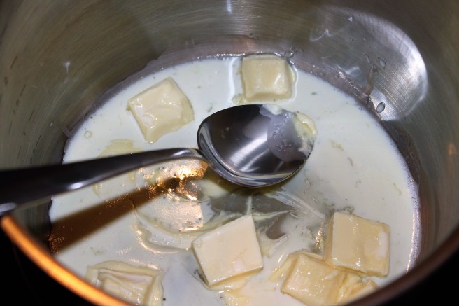 chocoladecupjes-met-witte-chocolademousse-lovetocookhealthy