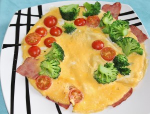 groente-omelet-met-kalkoen-bacon-lovetocookhealthy1-11
