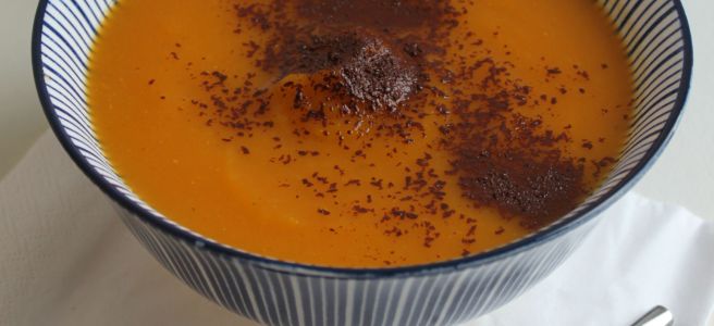 Spicy pompoensoep met chocolade