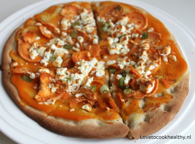 Zoete aardappelpizza