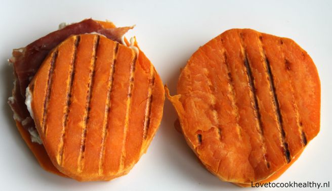 Zoete aardappel tosti