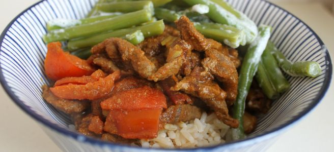 Curry met kokos sperzieboontjes