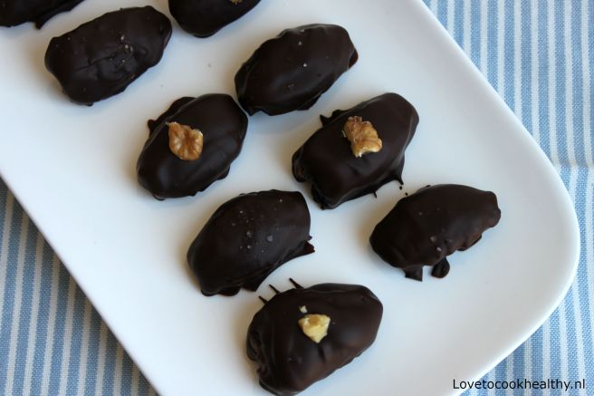walnoten-dadels-bonbons-lovetocookhealthy