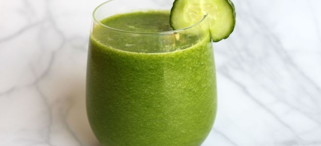Groene smoothie met tropisch fruit
