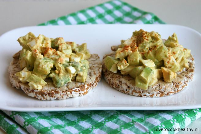 Eiersalade avocado komkommer
