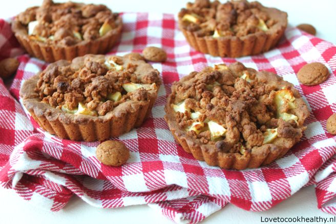 Appel kruidnootcrumbletaartjes