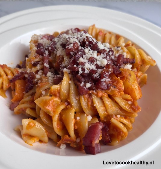 pasta-geroosterdepaprika-pompoen-lovetocookhealthy