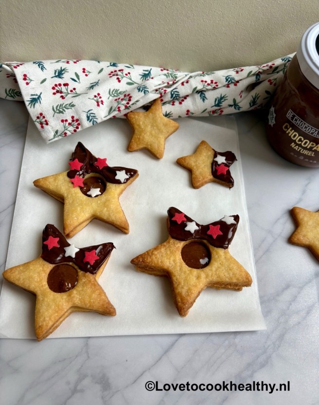 Gevulde sterrenkoekjes met chocopasta