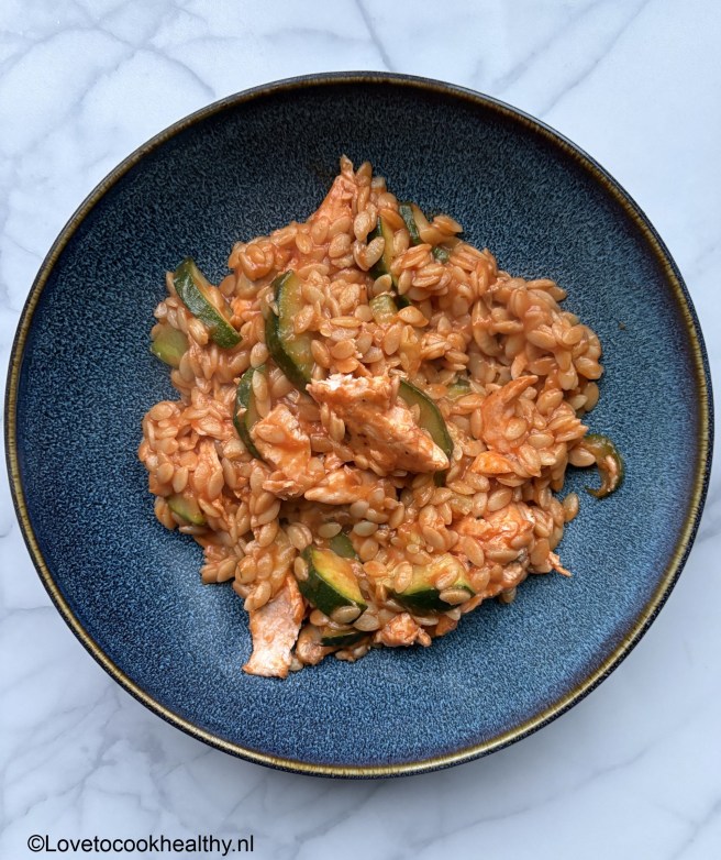 Romige orzo met zalm.