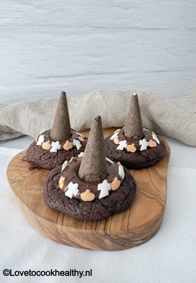 Heksenhoed cookies - witch hat cookies.